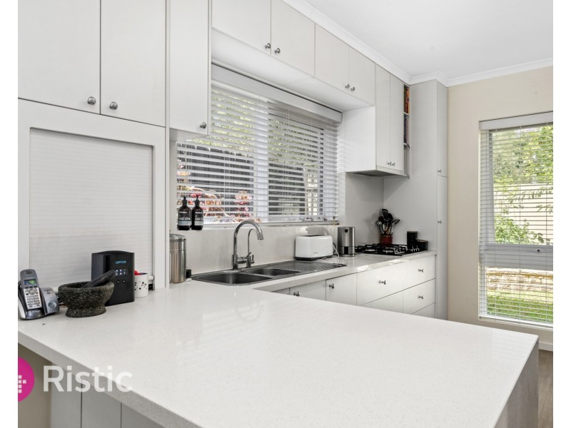 18 Willa Avenue, Viewbank VIC 3084