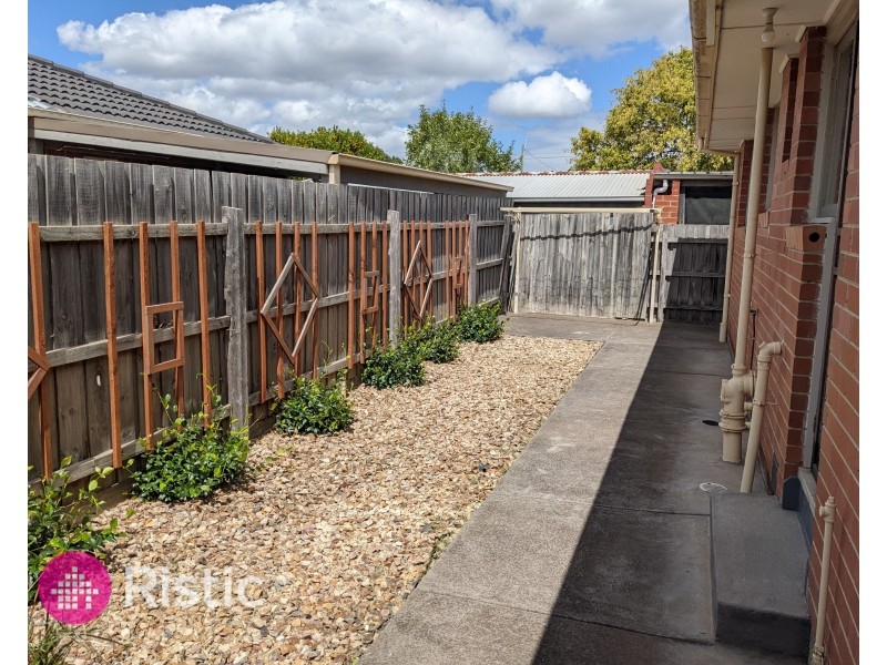 1/6 Uren Court, Thomastown VIC 3074