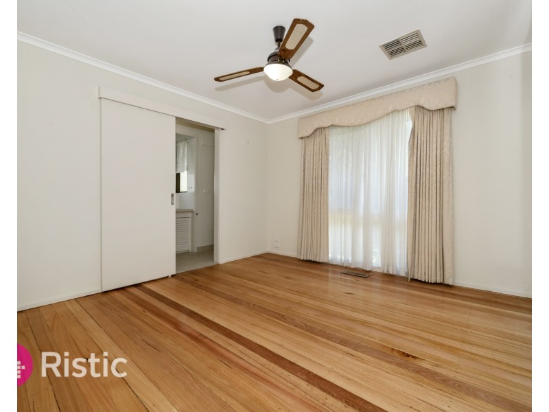 37 Hurlstone Crescent, Mill Park VIC 3082