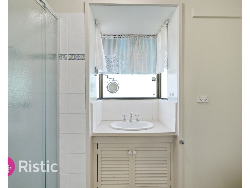 37 Hurlstone Crescent, Mill Park VIC 3082
