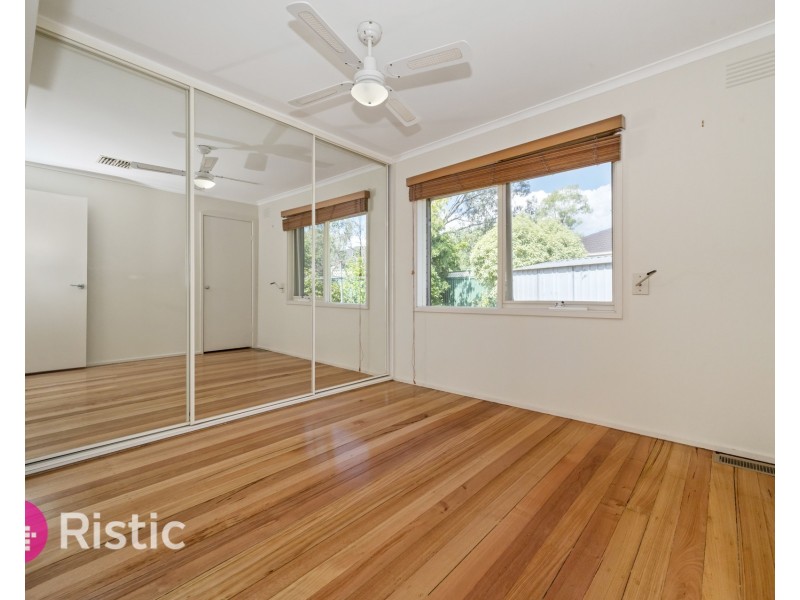 37 Hurlstone Crescent, Mill Park VIC 3082