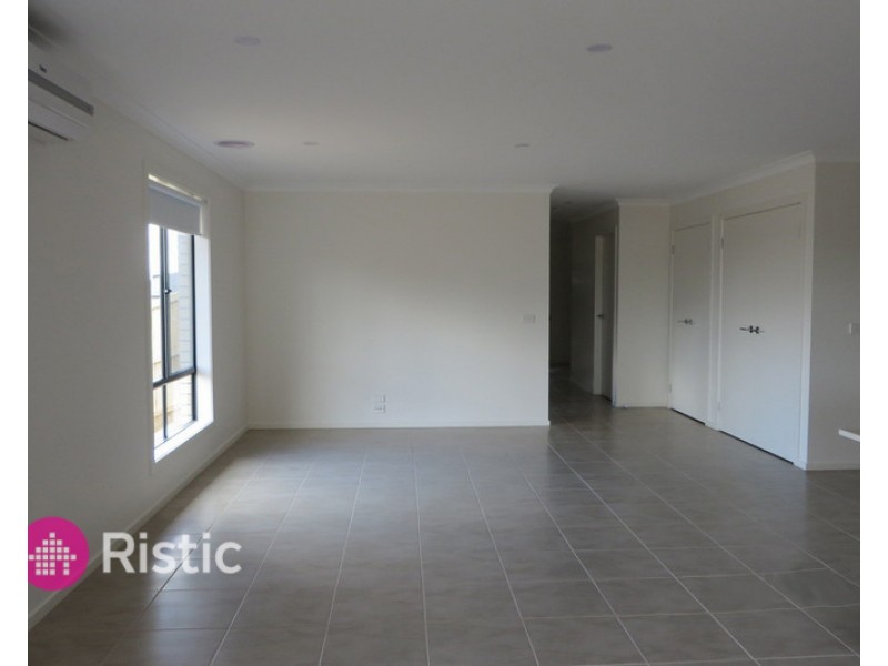 34 Wimmera Crescent, Wollert VIC 3750