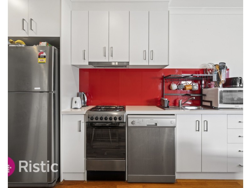 4/4 Henry Street, Reservoir VIC 3073