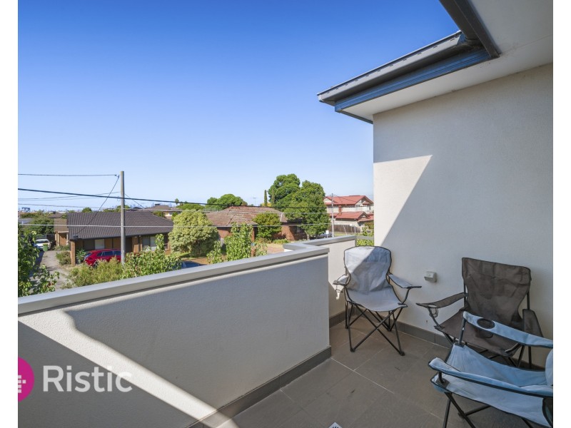 4/4 Henry Street, Reservoir VIC 3073