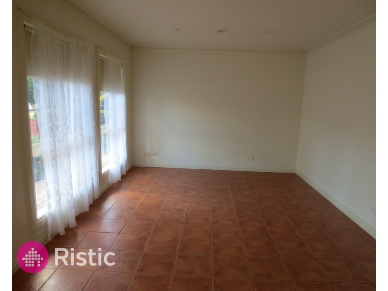 1/22 Tonelli Circuit, Mill Park VIC 3082