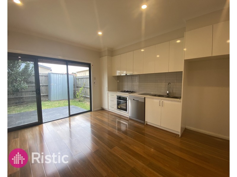 4/12 Dryandra Avenue, Epping VIC 3076