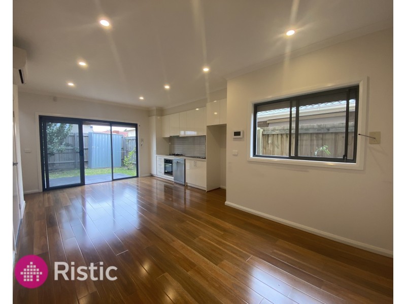 4/12 Dryandra Avenue, Epping VIC 3076