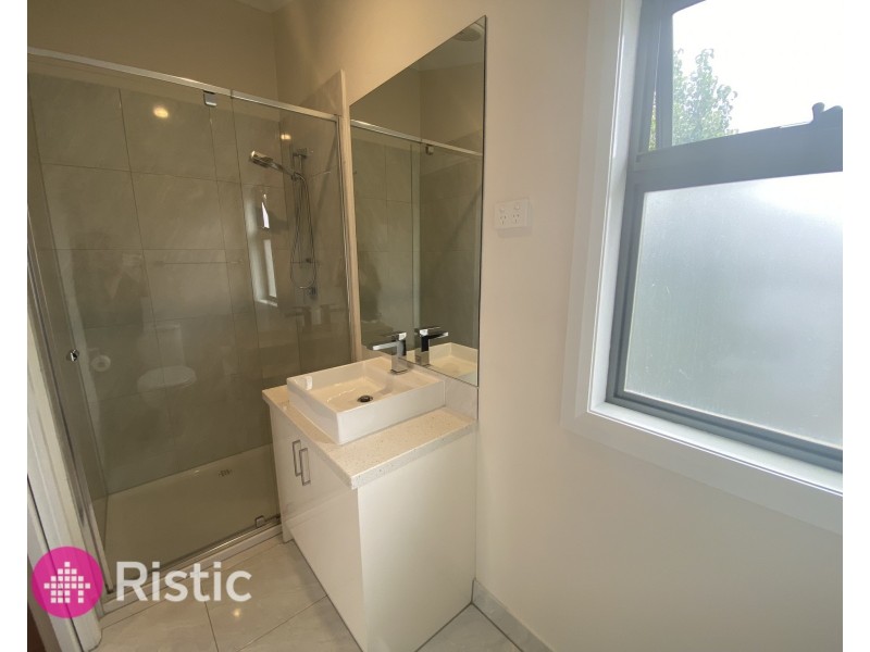 4/12 Dryandra Avenue, Epping VIC 3076