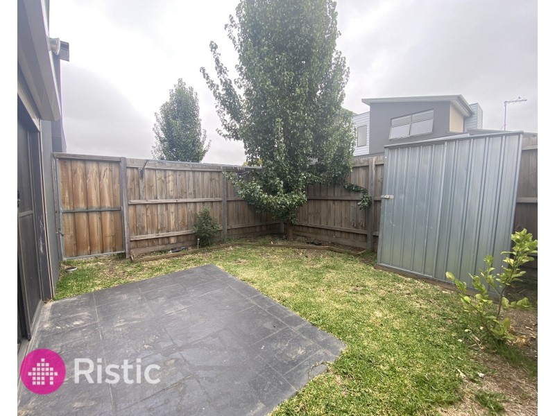 4/12 Dryandra Avenue, Epping VIC 3076