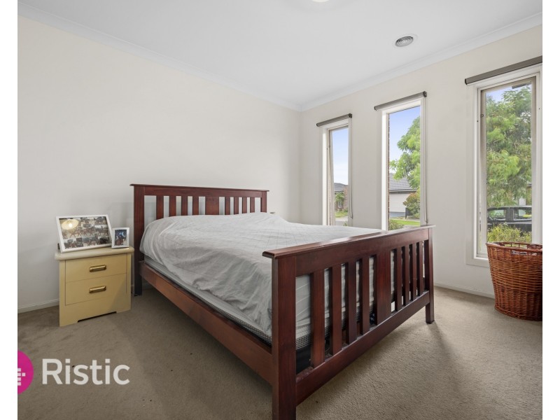 12 Risdon Chase, Wollert VIC 3750