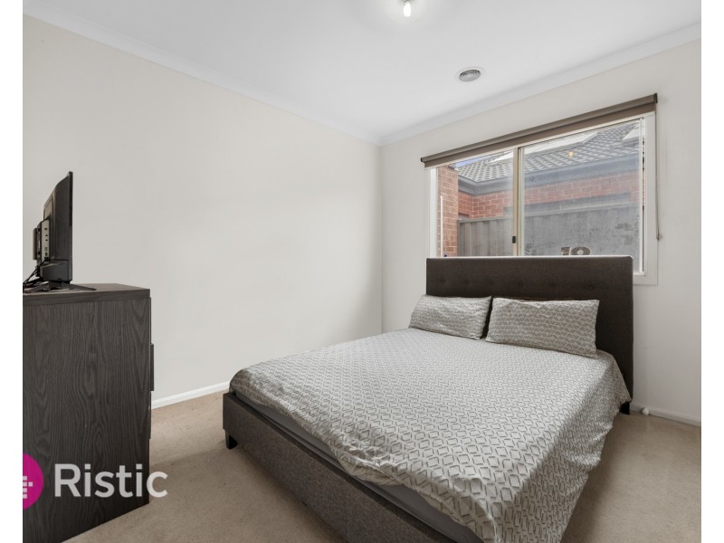 12 Risdon Chase, Wollert VIC 3750