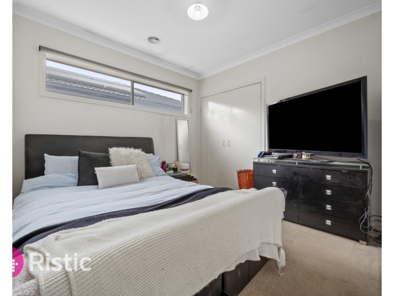 12 Risdon Chase, Wollert VIC 3750