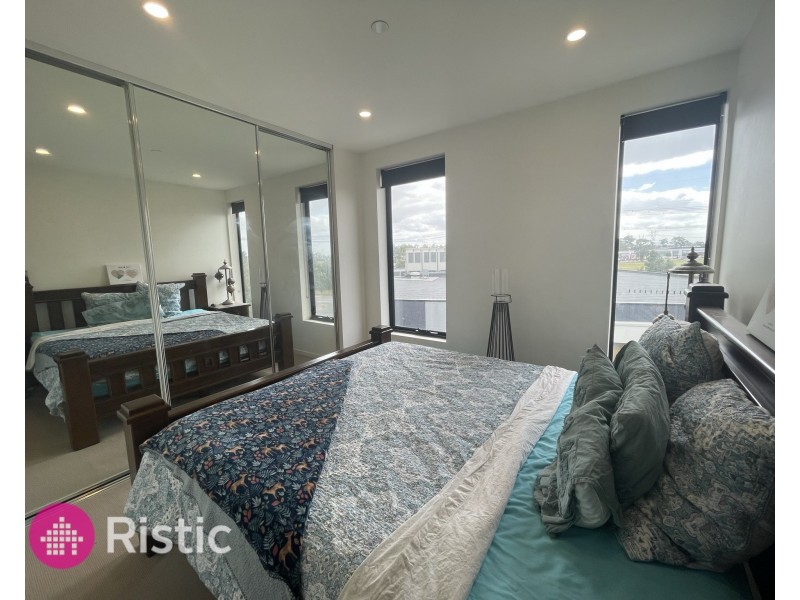 210/24 Oleander Drive, Mill Park VIC 3082