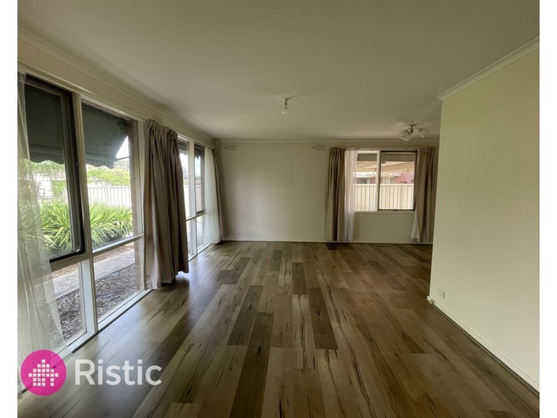19 Savannah Crescent, Epping VIC 3076