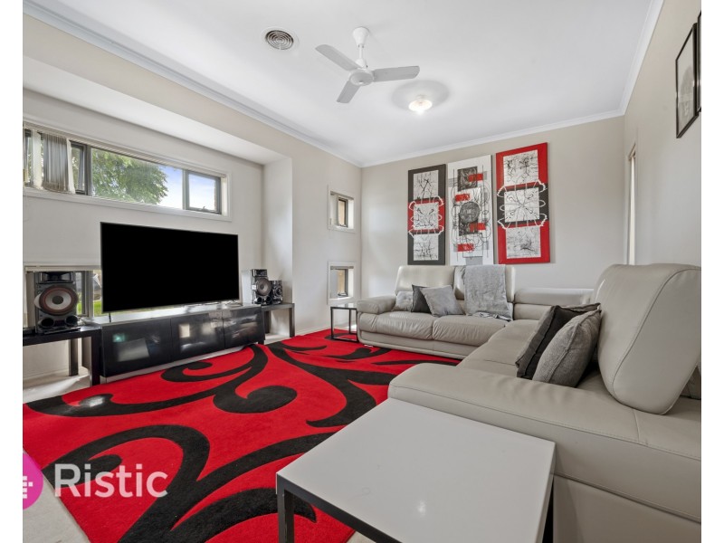 15 Starlight Gardens, Epping VIC 3076