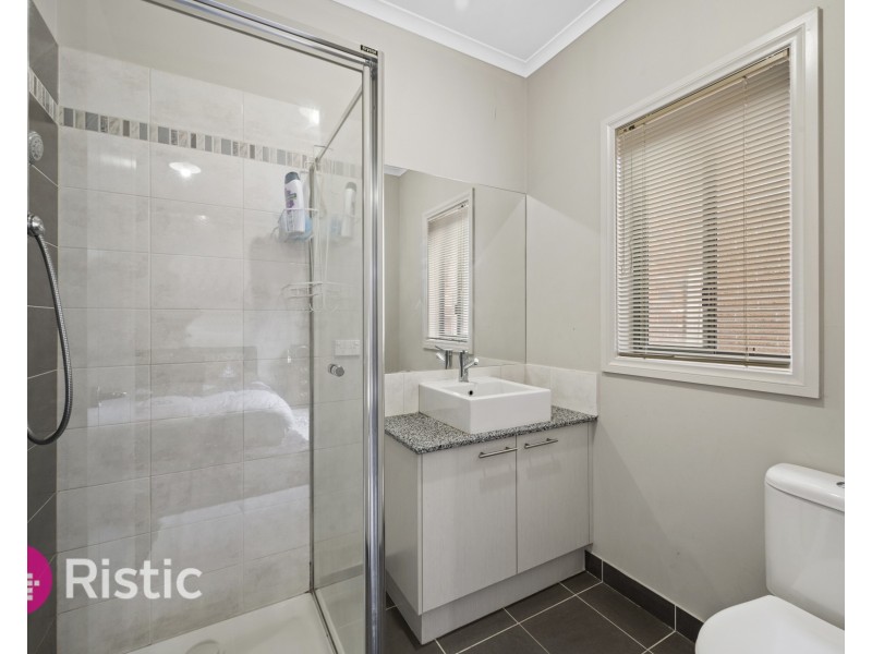 15 Starlight Gardens, Epping VIC 3076