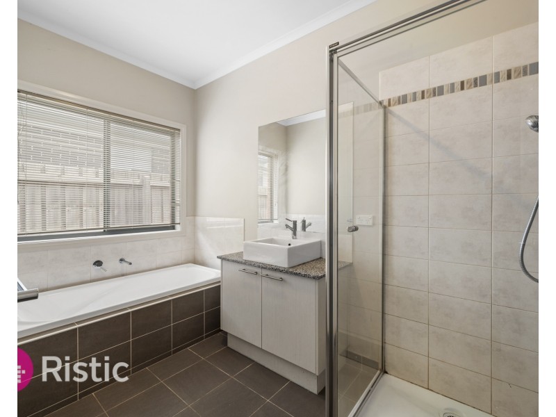 15 Starlight Gardens, Epping VIC 3076