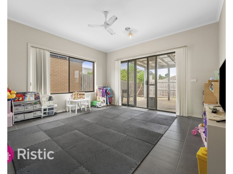 15 Starlight Gardens, Epping VIC 3076