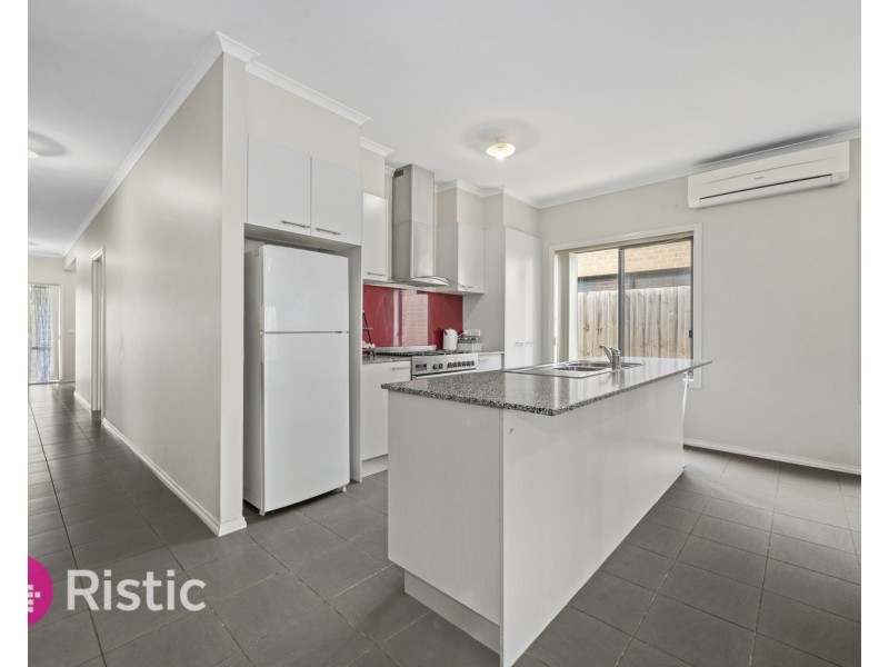 15 Starlight Gardens, Epping VIC 3076