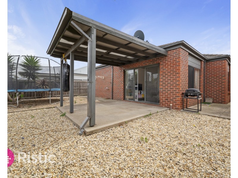 15 Starlight Gardens, Epping VIC 3076