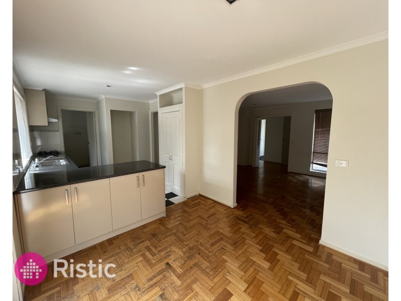 2 Westleigh Court, Mill Park VIC 3082