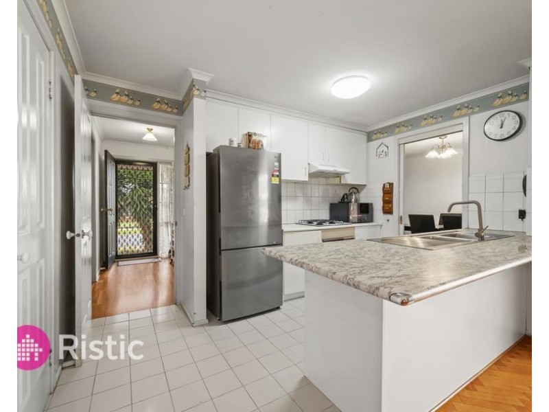 68 Woolnough Drive, Mill Park VIC 3082