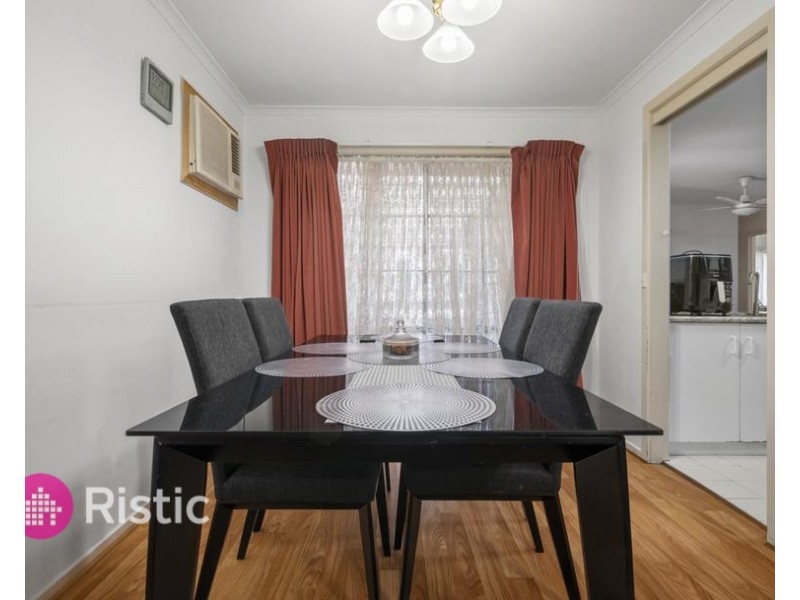 68 Woolnough Drive, Mill Park VIC 3082