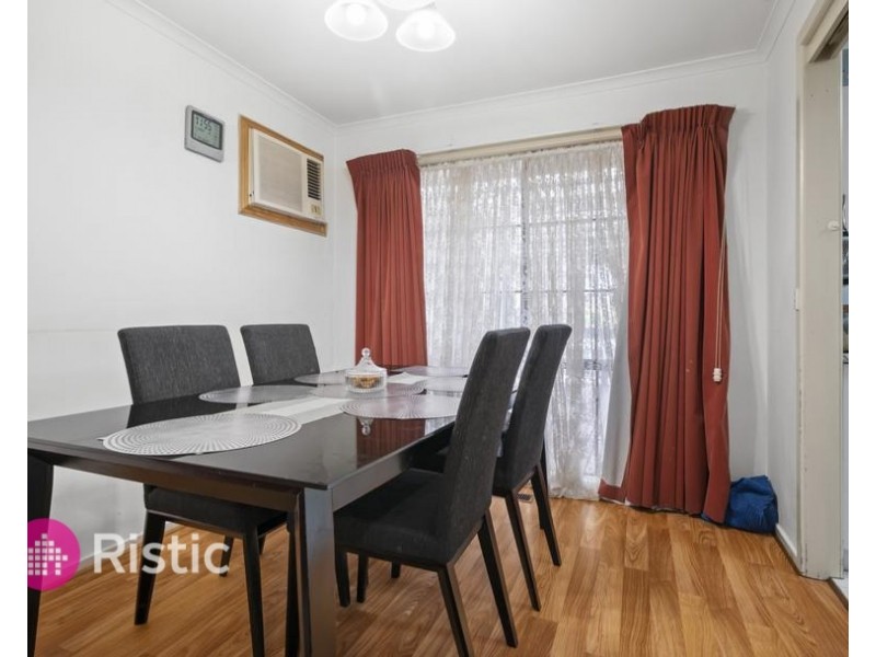 68 Woolnough Drive, Mill Park VIC 3082