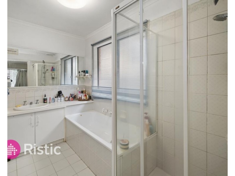 68 Woolnough Drive, Mill Park VIC 3082