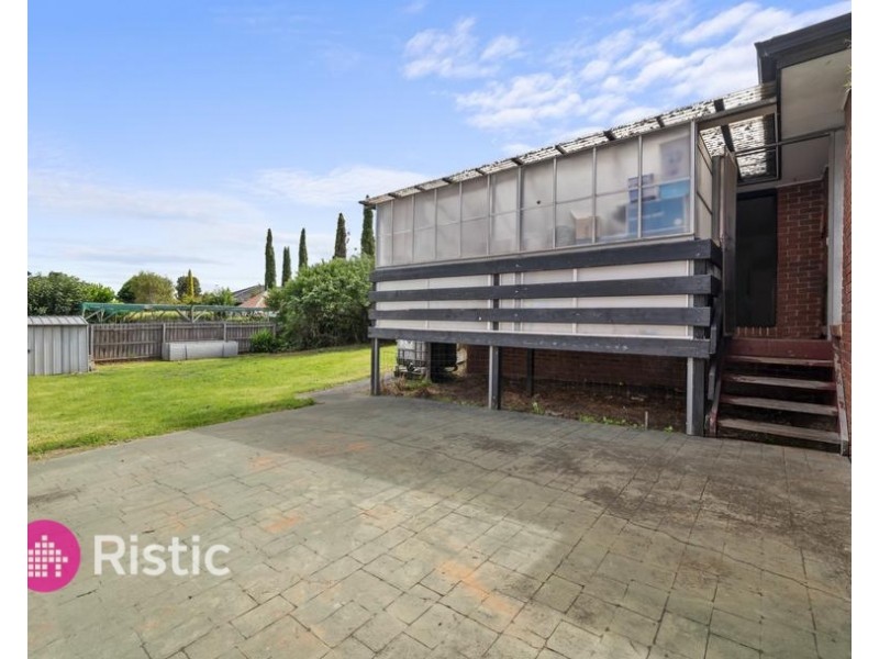 68 Woolnough Drive, Mill Park VIC 3082