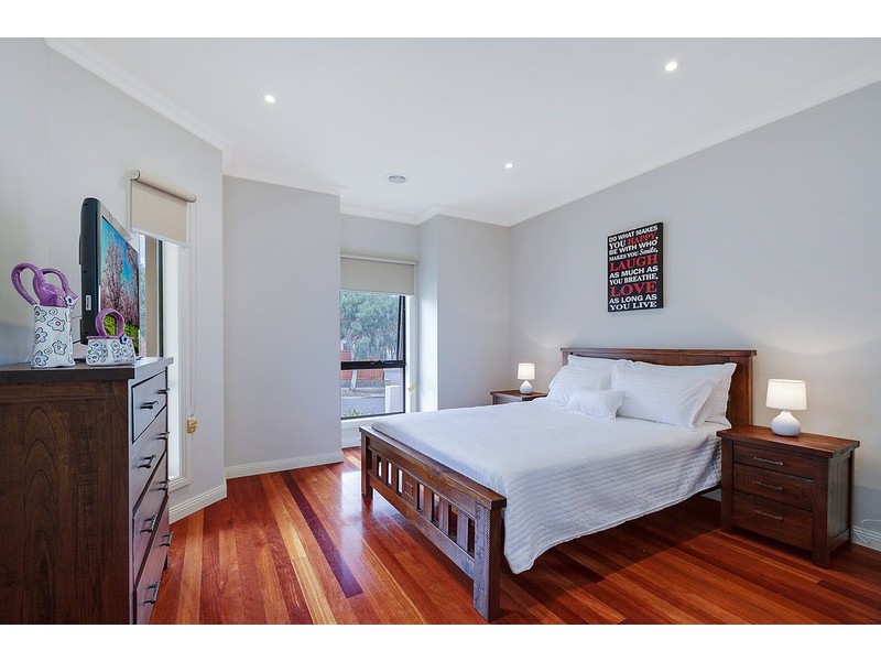 9 Galette Place, South Morang VIC 3752