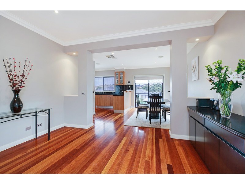 9 Galette Place, South Morang VIC 3752