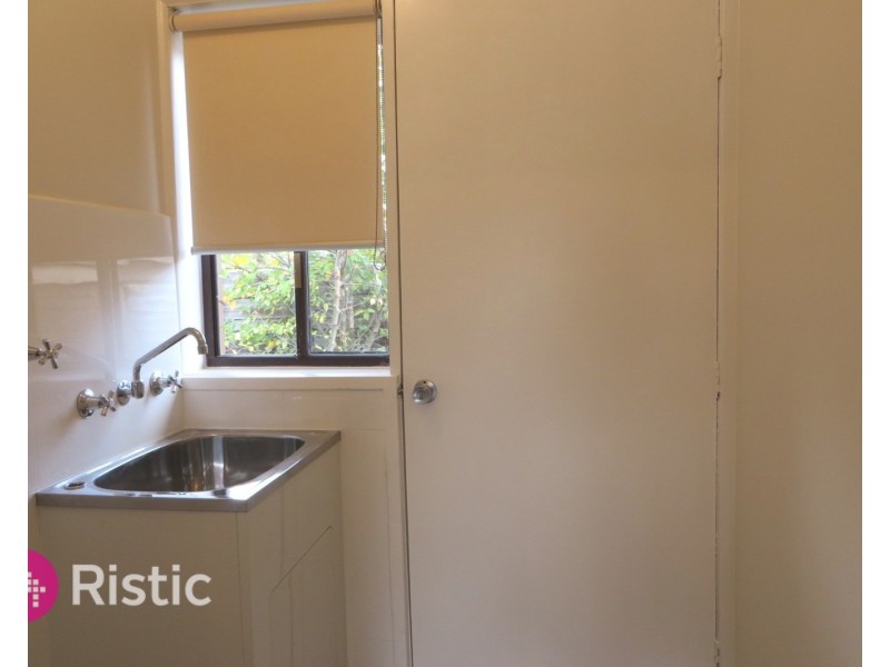 4/35 Allenby Avenue, Reservoir VIC 3073