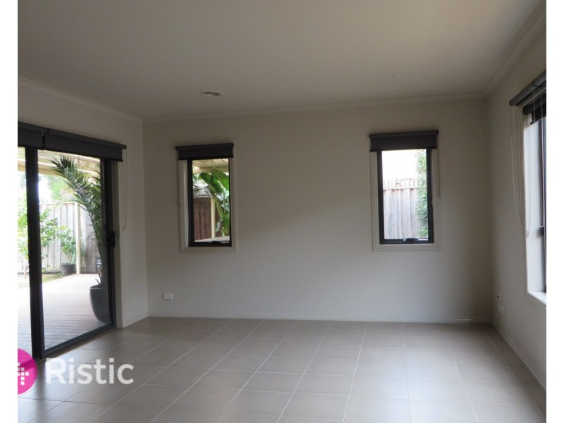 16 Carriageway Pass, Mernda VIC 3754