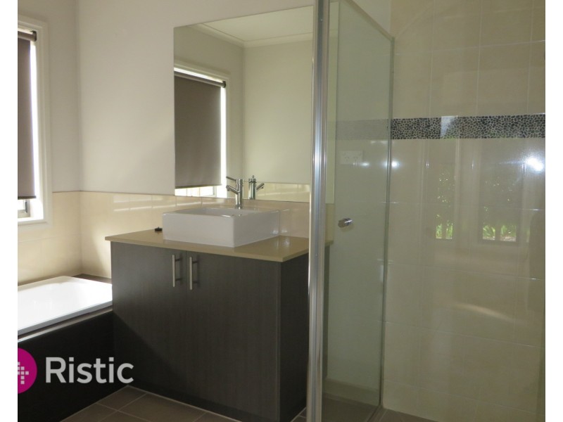 16 Carriageway Pass, Mernda VIC 3754