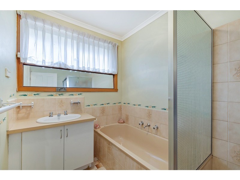 1 Meadow Glen Drive, Epping VIC 3076