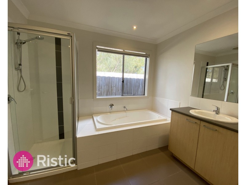 46 Sanctum Circuit, Doreen VIC 3754