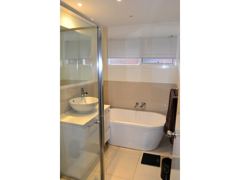 1/5 Windeatt Close, Mill Park VIC 3082