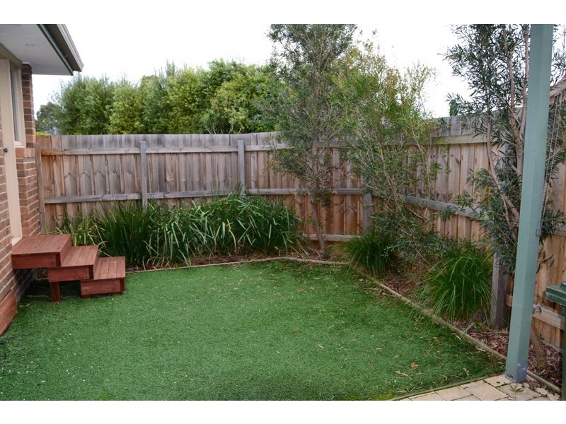 1/5 Windeatt Close, Mill Park VIC 3082