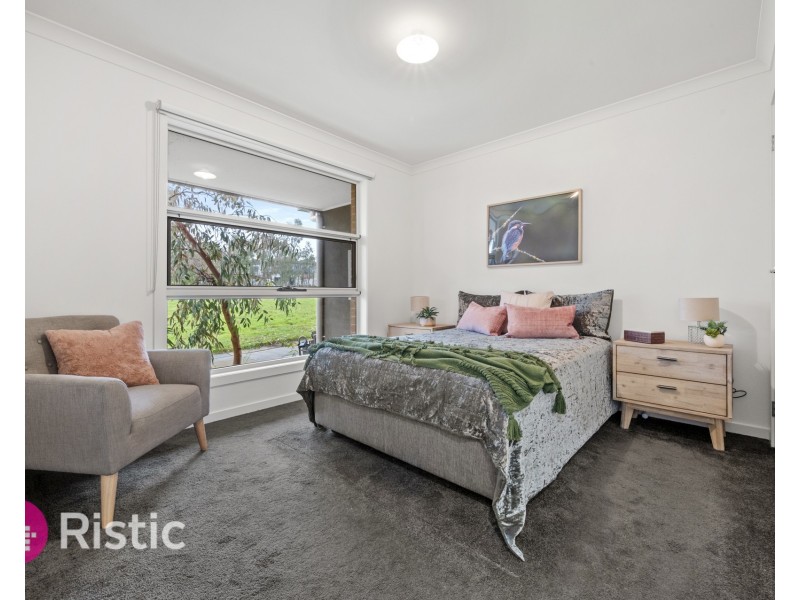 16 Flourish Walk, Doreen VIC 3754
