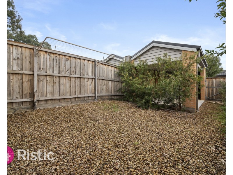 16 Flourish Walk, Doreen VIC 3754
