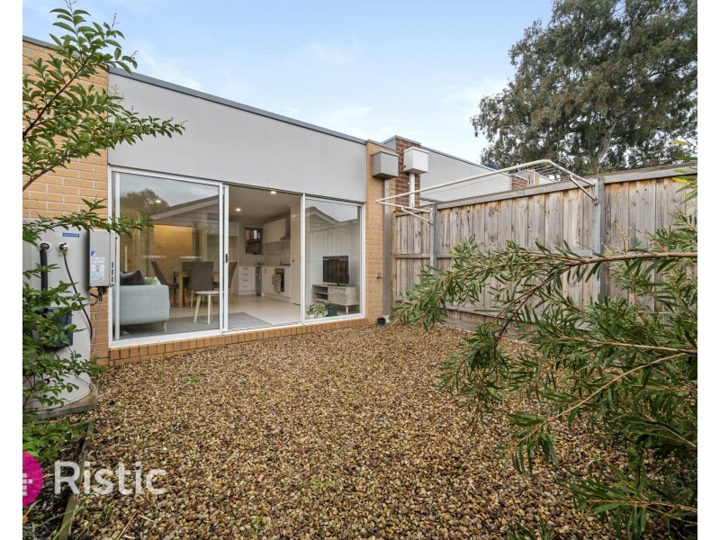 16 Flourish Walk, Doreen VIC 3754