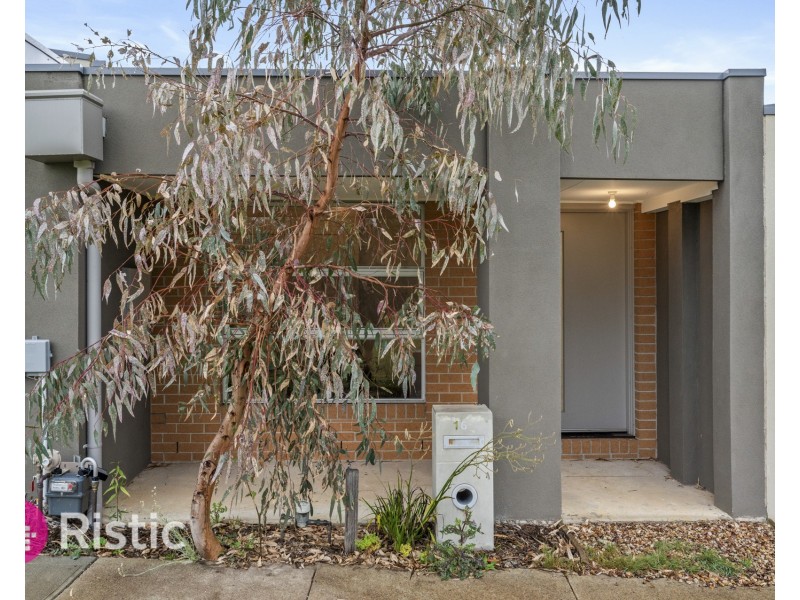 16 Flourish Walk, Doreen VIC 3754