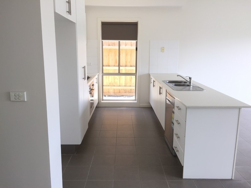 290 The Lakes Boulevard, South Morang VIC 3752