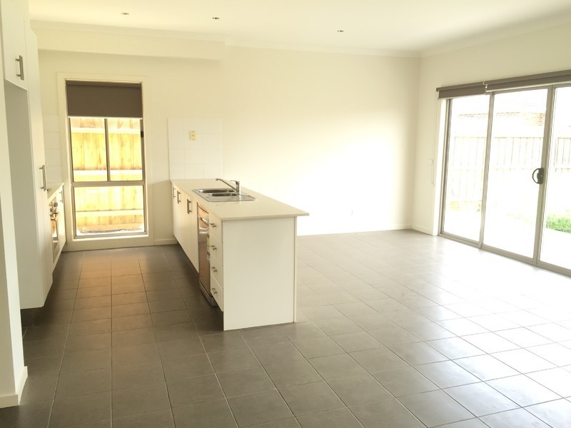 290 The Lakes Boulevard, South Morang VIC 3752