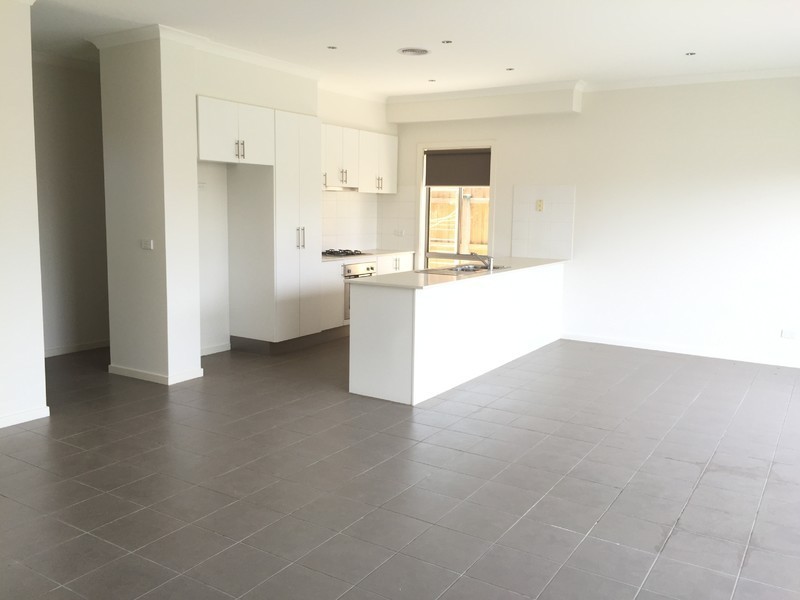 290 The Lakes Boulevard, South Morang VIC 3752