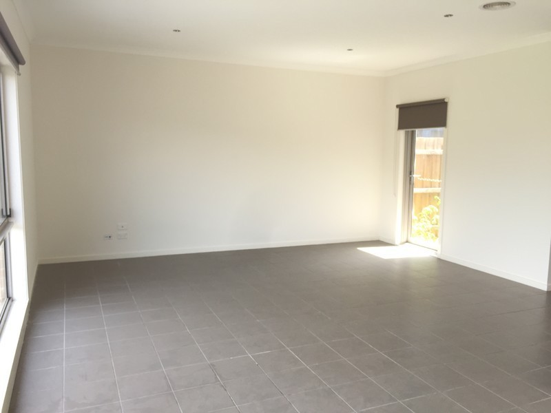 290 The Lakes Boulevard, South Morang VIC 3752