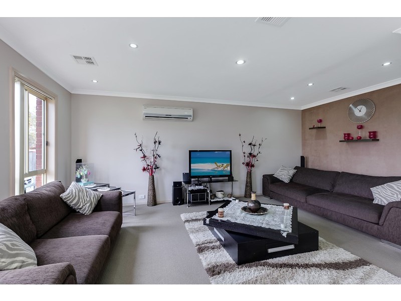 28 Oldfield Place, Epping VIC 3076