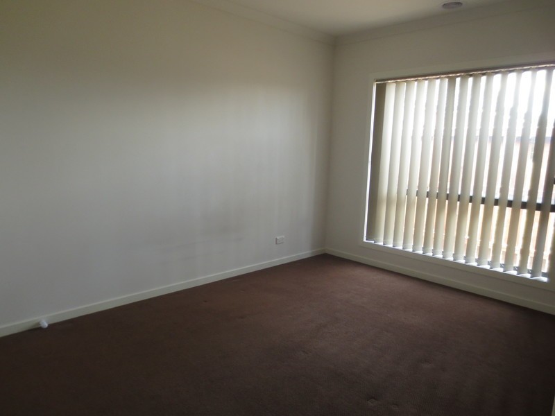 16 Arum Walk, Mernda VIC 3754