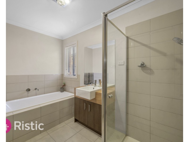 18 Hatfield Drive, Mernda VIC 3754